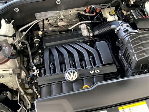 Used 2023 Volkswagen Atlas Cross Sport SE w/ Panoramic Sunroof Package FWD image 33