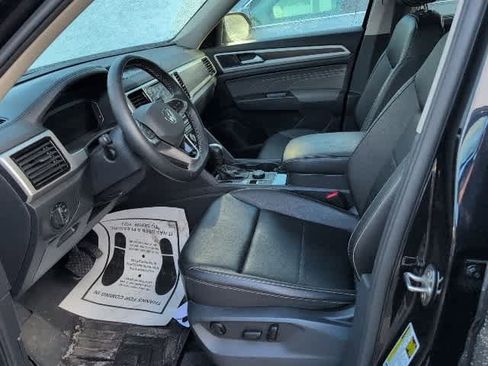 Certified 2023 Volkswagen Atlas SE image 11