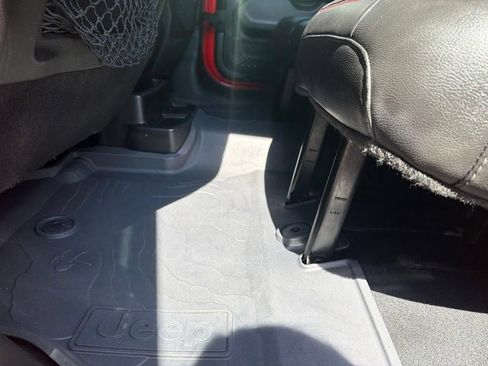 Used 2018 Jeep Wrangler Unlimited Rubicon AWD/4WD image 17