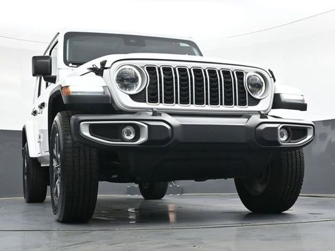 Used 2025 Jeep Wrangler Sahara image 39