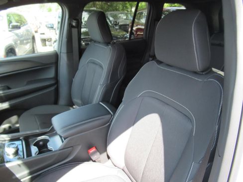 New 2026 Jeep Grand Cherokee Laredo w/ MOPAR Finishing Package RWD image 16