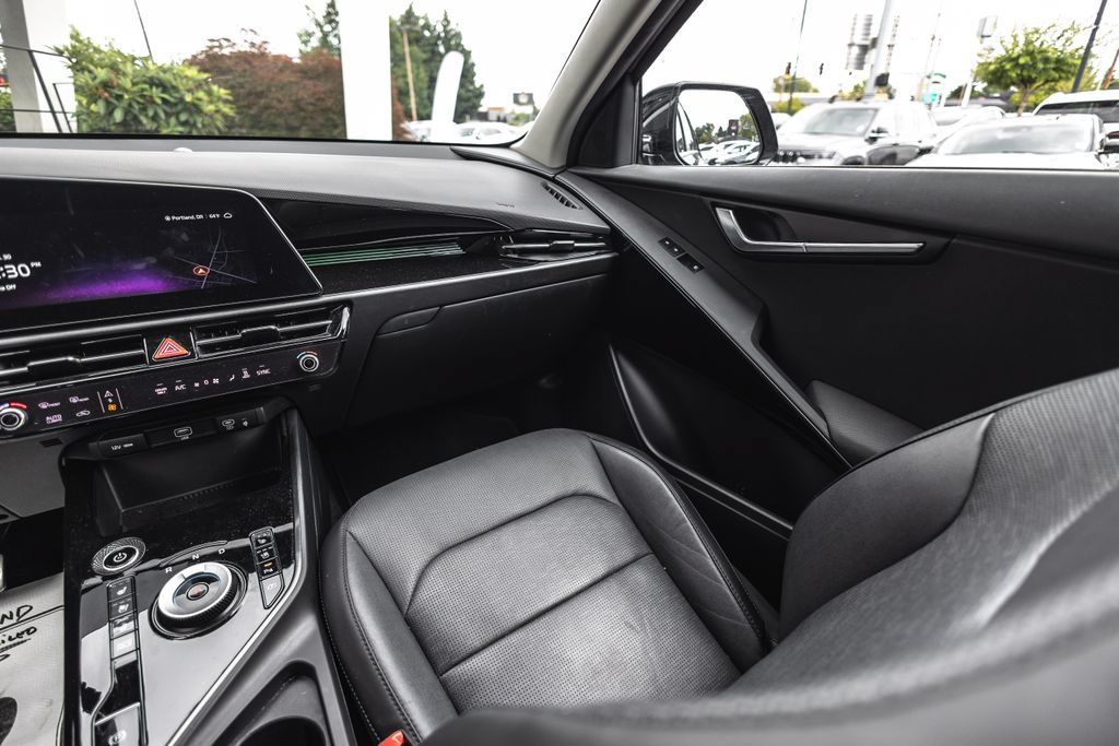 Used 2023 Kia Niro Wave w/ Wave Preserve Package FWD image 22