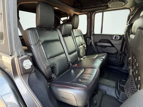 Used 2018 Jeep Wrangler Unlimited Rubicon AWD/4WD image 29