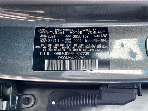 Used 2024 Hyundai Elantra SEL FWD image 32