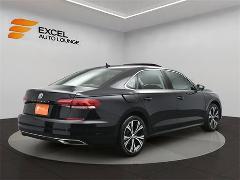 Used 2020 Volkswagen Passat 2.0T SEL image 5