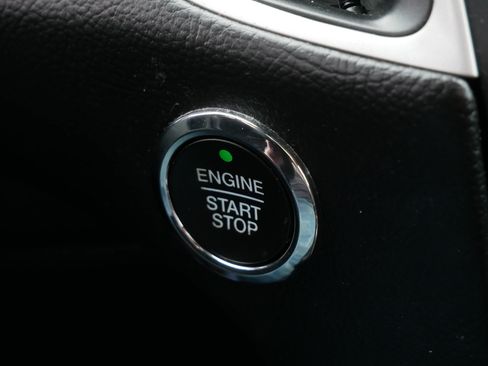 Used 2024 Ford Edge ST-Line w/ Class II Trailer Tow Package AWD/4WD image 27