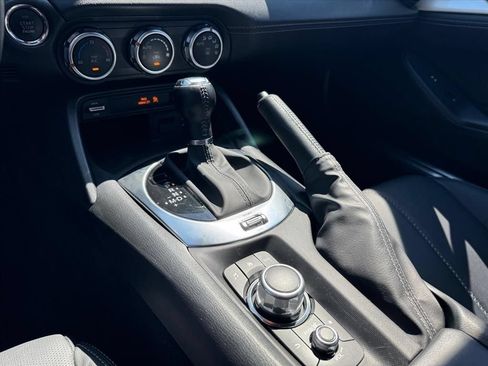 Used 2023 MAZDA MX-5 Miata Grand Touring RWD image 19