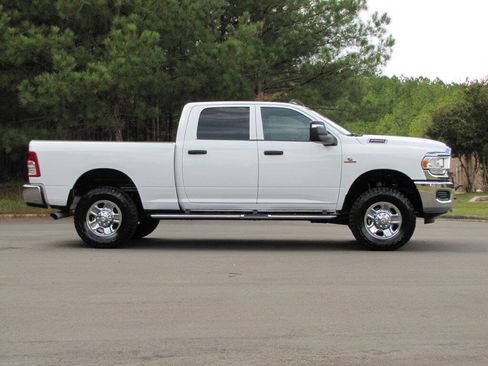Used 2023 RAM 2500 Tradesman w/ Chrome Appearance Group image 4