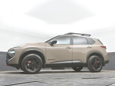 Used 2025 Nissan Rogue SV AWD/4WD image 45