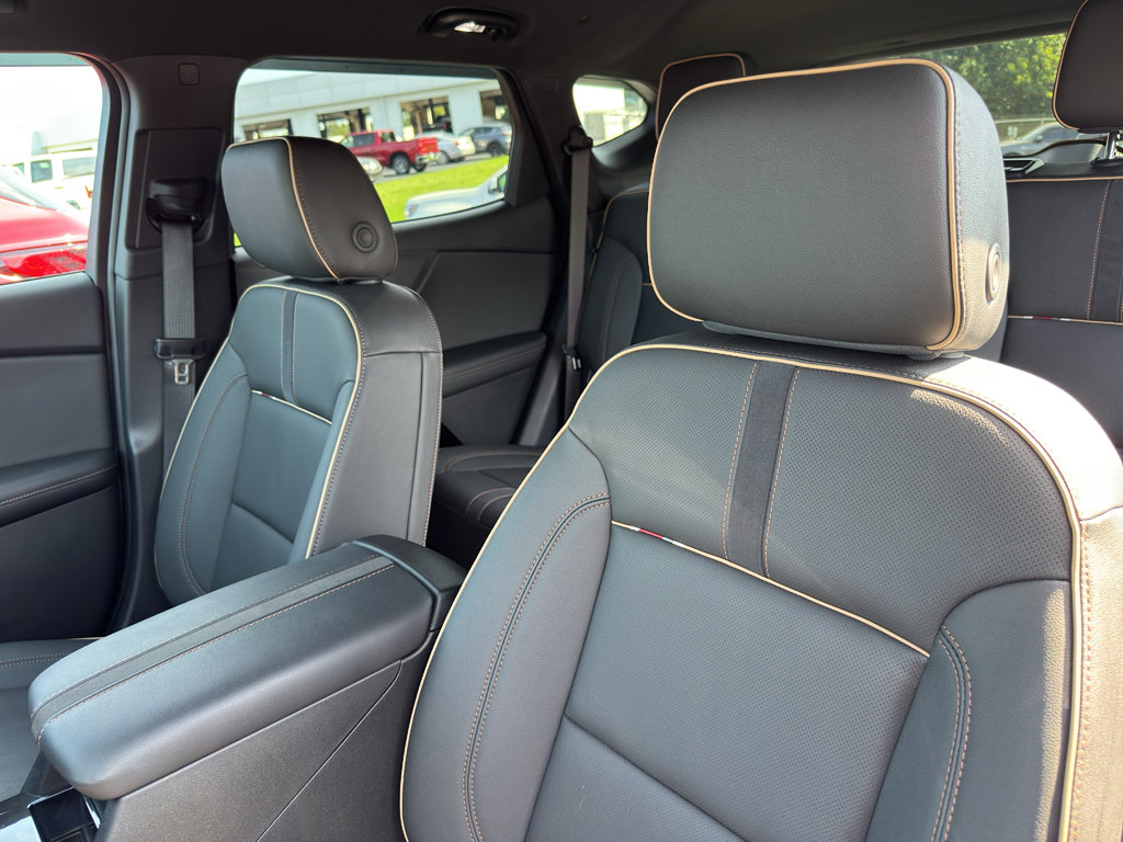 Used 2025 Chevrolet Blazer Premier w/ Driver Confidence II Package FWD image 8