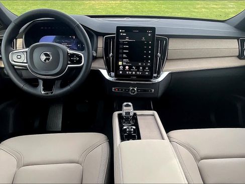 New 2026 Volvo XC90 B5 Plus image 7