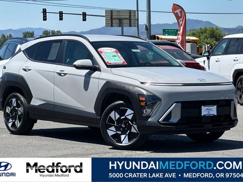 Certified 2025 Hyundai Kona SEL AWD/4WD image 1
