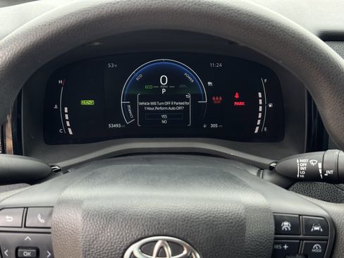 Used 2025 Toyota Camry LE image 16