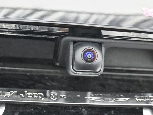 Used 2025 Kia Carnival image 34