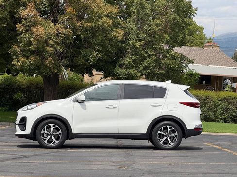 Used 2020 Kia Sportage LX FWD image 2