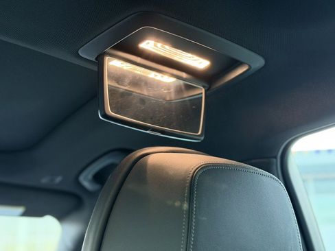 Used 2021 BMW 740i w/ M Sport Package image 28