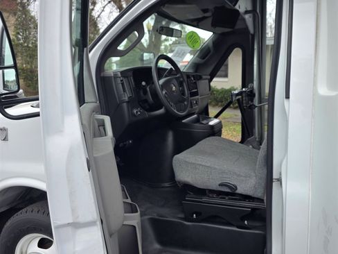 Used 2016 Chevrolet Express 3500 w/ Shuttle Bus Package RWD image 11