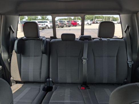 Used 2015 Ford F150 XLT w/ Equipment Group 302A Luxury AWD/4WD image 13