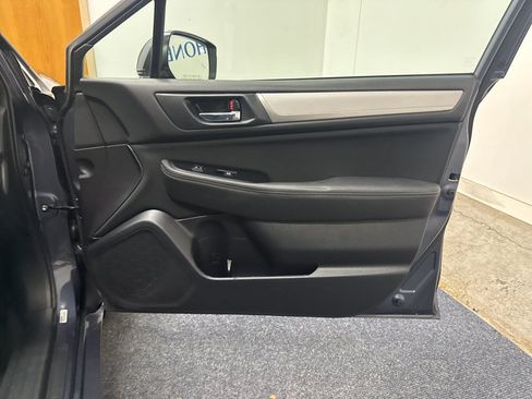 Used 2017 Subaru Legacy 2.5i Premium AWD/4WD image 16