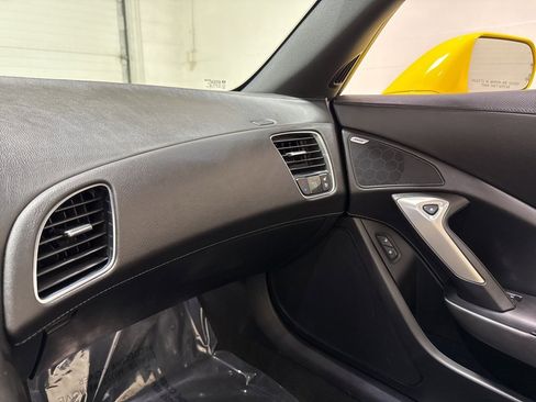 Used 2014 Chevrolet Corvette Stingray Convertible w/ 2LT Preferred Equipment Group image 32