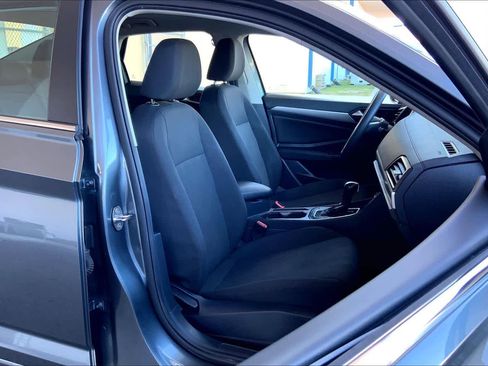 Used 2021 Volkswagen Jetta S image 9