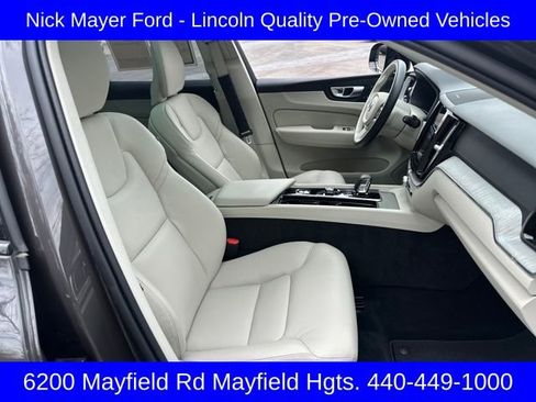 Used 2025 Volvo XC60 T8 Plus w/ Climate Package image 10