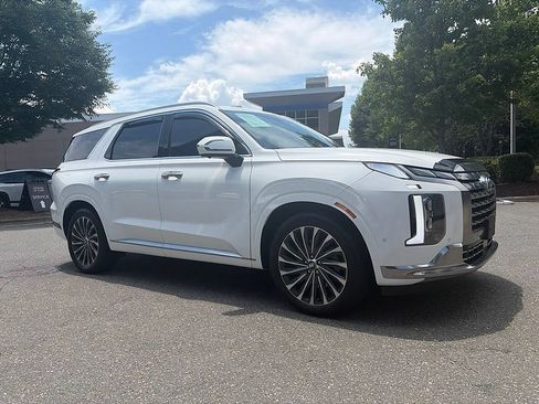 Used 2024 Hyundai Palisade Calligraphy AWD/4WD image 2