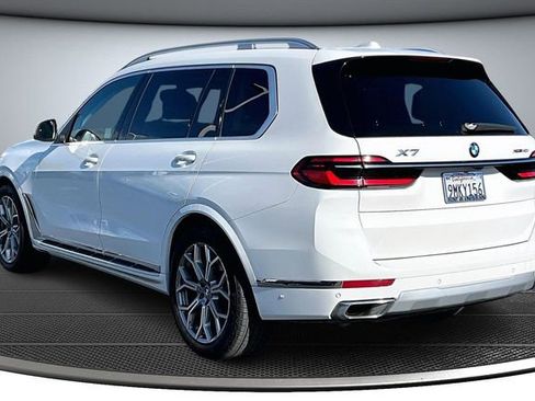 Used 2024 BMW X7 xDrive40i image 4