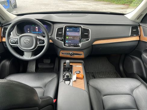 Used 2023 Volvo XC90 B6 Plus w/ Protection Package image 31