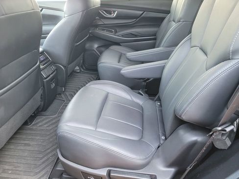 Used 2024 Subaru Ascent Limited image 10