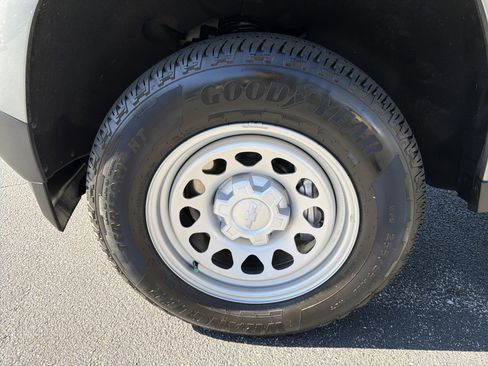 Used 2025 Chevrolet Colorado W/T image 11