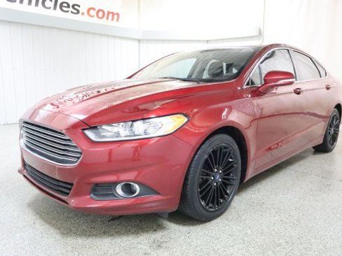 Used 2016 Ford Fusion SE w/ Equipment Group 202A FWD image 2