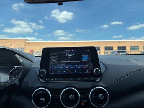 Used 2025 Nissan Sentra SV FWD image 14