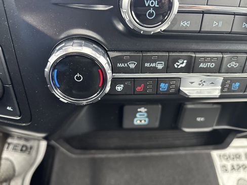 Used 2024 Ford F350 Lariat w/ Camper Package image 28