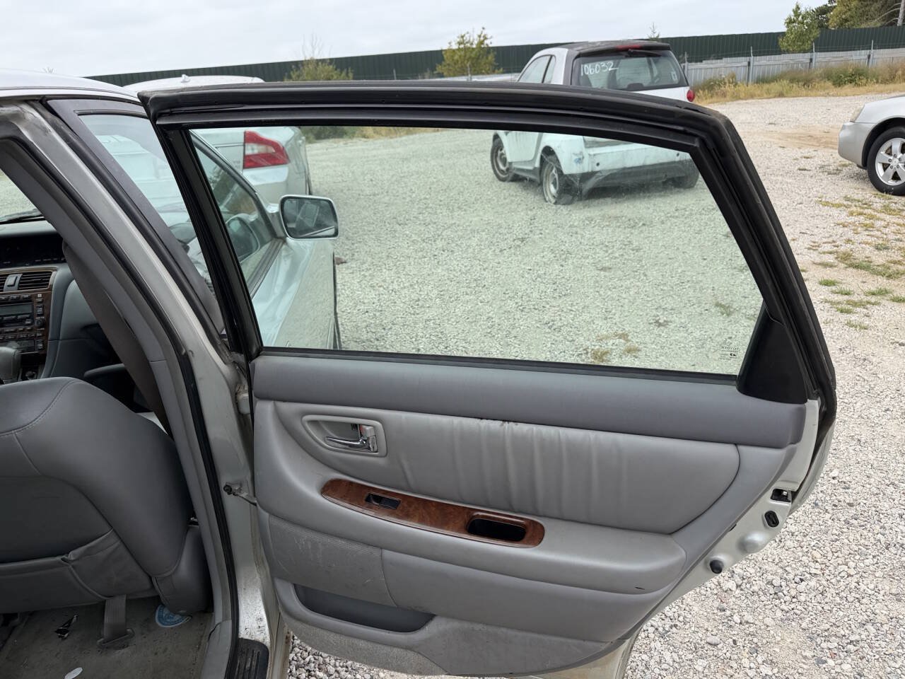 Used 2000 Toyota Avalon XL FWD image 26