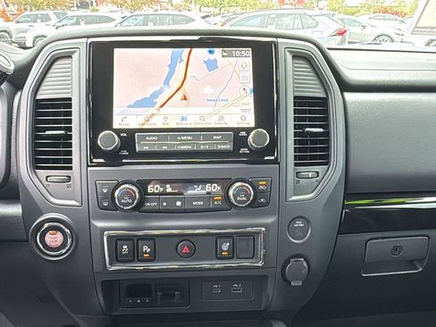 Used 2022 Nissan Titan SV w/ SV Convenience Package image 18