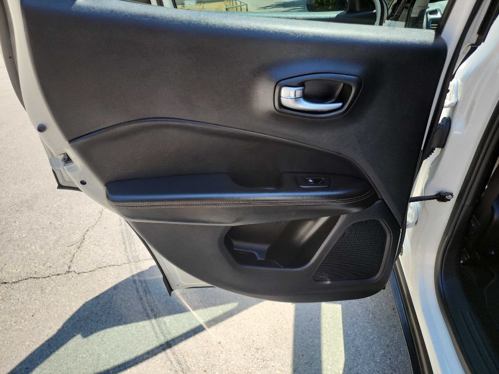 Used 2020 Jeep Compass Limited AWD/4WD image 26