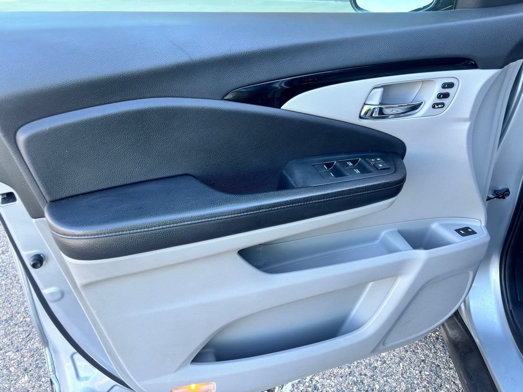Used 2016 Honda Pilot Touring image 26