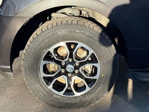 Used 2024 Ford Expedition Max XLT image 25