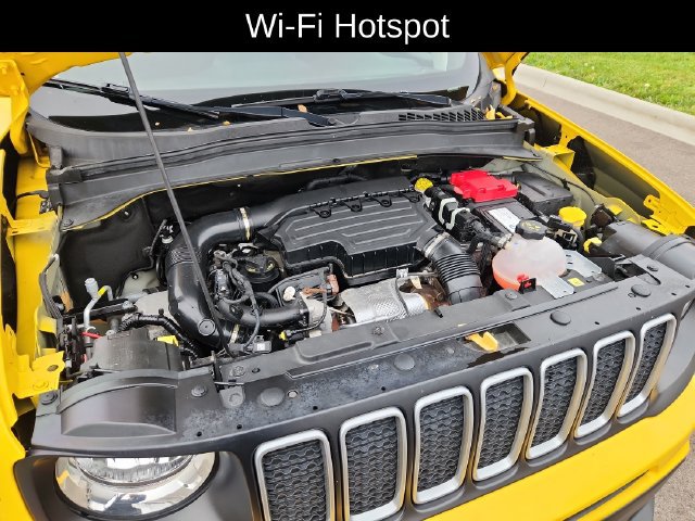 Used 2023 Jeep Renegade Latitude w/ Sun & Fun Group AWD/4WD image 16