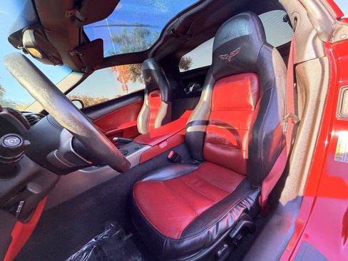 Used 2007 Chevrolet Corvette Coupe w/ Preferred Equipment Group RWD image 12