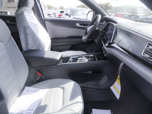 New 2026 Volkswagen Atlas Cross Sport SEL R-Line image 38