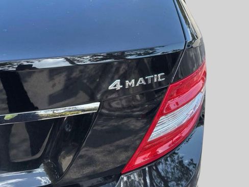 Used 2009 Mercedes-Benz C 300 4MATIC Sedan image 4