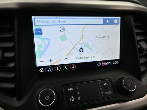 Used 2020 GMC Acadia SLT image 19