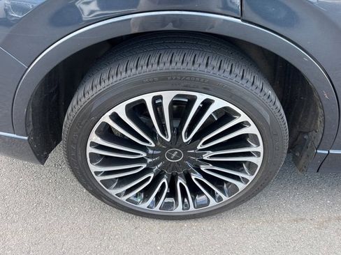 Used 2023 Lincoln Aviator Black Label w/ Dynamic Handling Package image 11