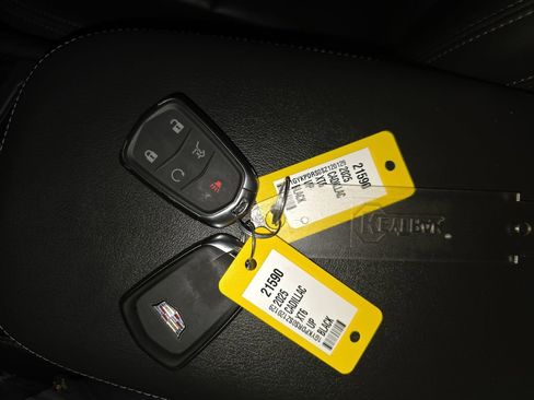 Used 2025 Cadillac XT6 Premium Luxury image 30