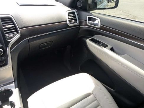 Used 2018 Jeep Grand Cherokee Limited RWD image 17