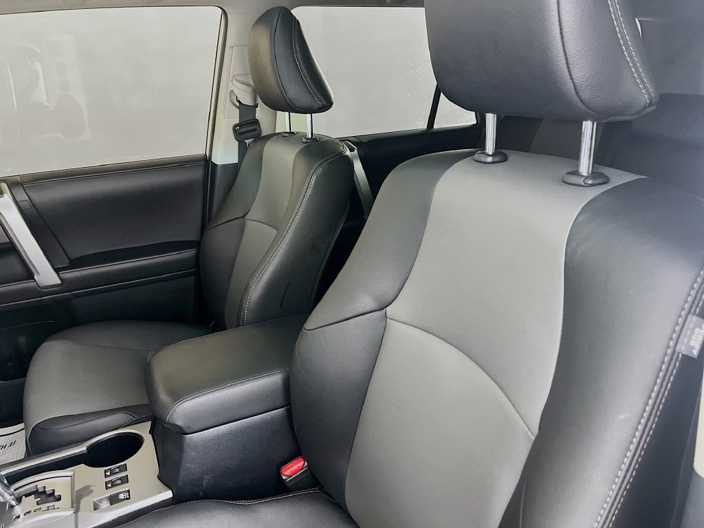 Used 2024 Toyota 4Runner SR5 Premium w/ Moonroof Package AWD/4WD image 29