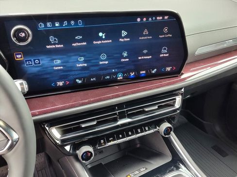 New 2026 Chevrolet Traverse Z71 w/ Driver Confidence Package image 12