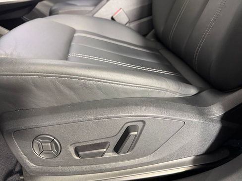 Used 2024 Audi Q4 e-tron Prestige w/ Black Optic Package AWD/4WD image 25